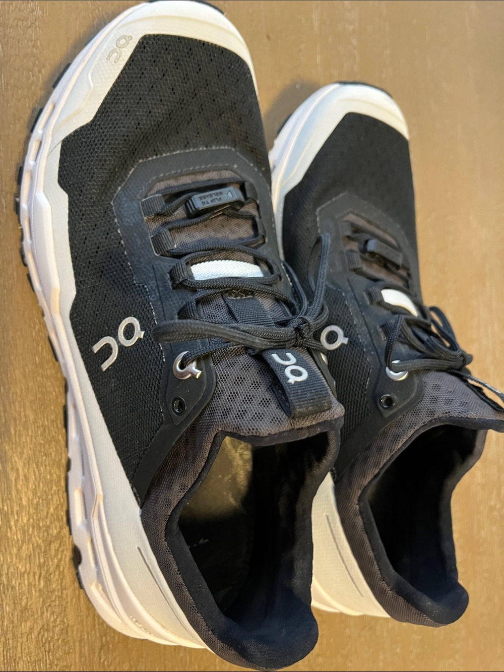 On Cloud Ultra Size 9 Black and White Running Shoes - Picture 4 of 7